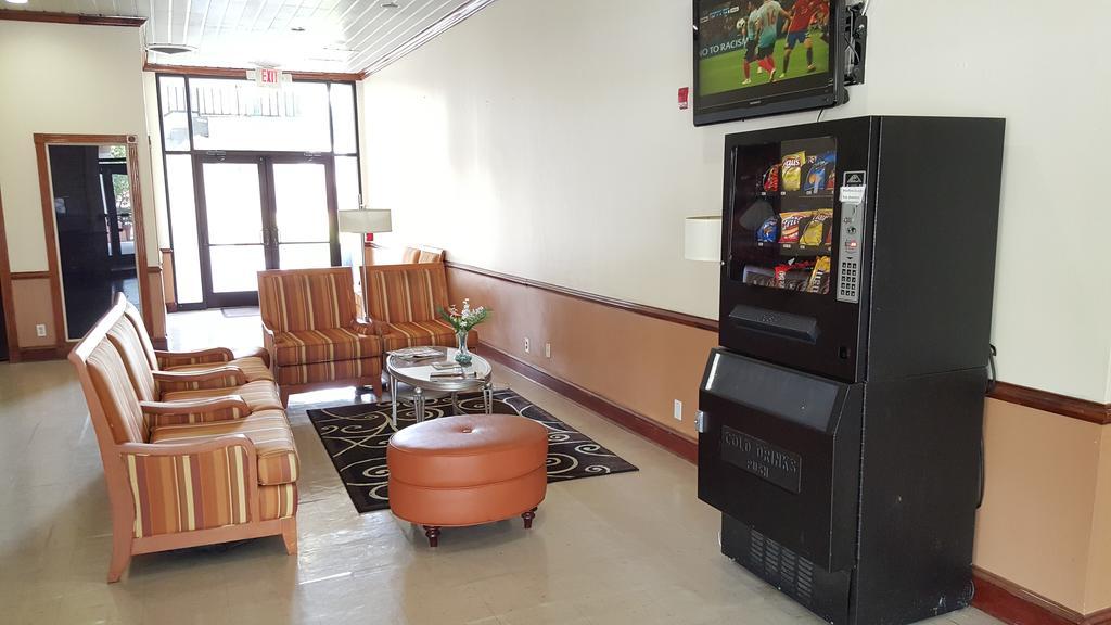 Red Carpet Inn & Suites Carneys Point/Wilmington 외부 사진
